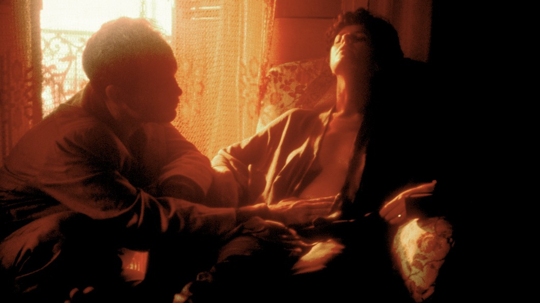 《遮蔽的天空》從夫妻為重拾激情，踏上一趟充滿未知的旅程開始序幕。（圖／甲上提供）
