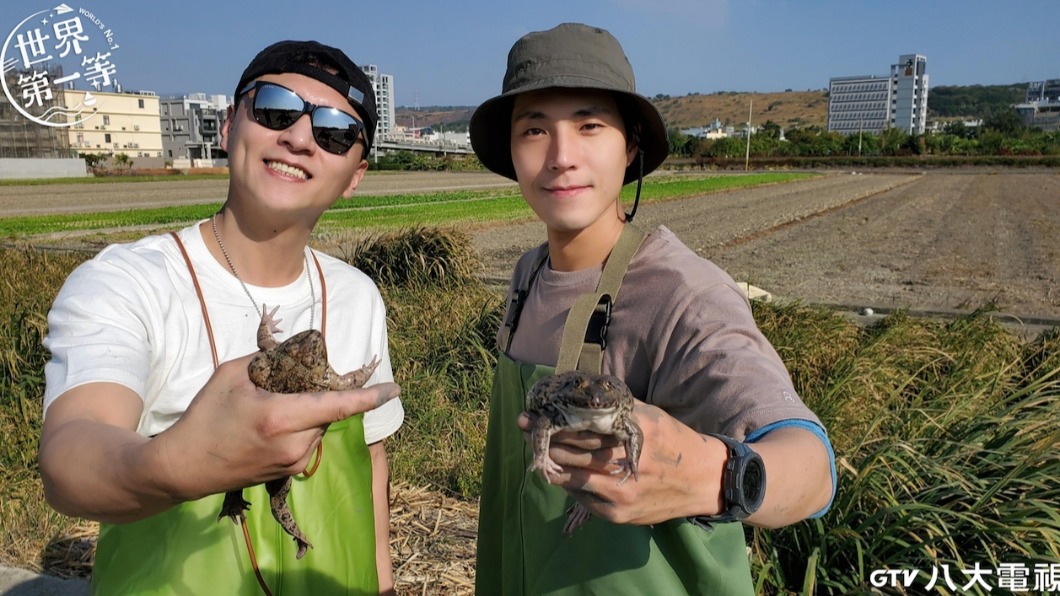 鄭人碩合體唐振剛獻「處女秀」！雙腳陷泥沼苦嘆：好絕望