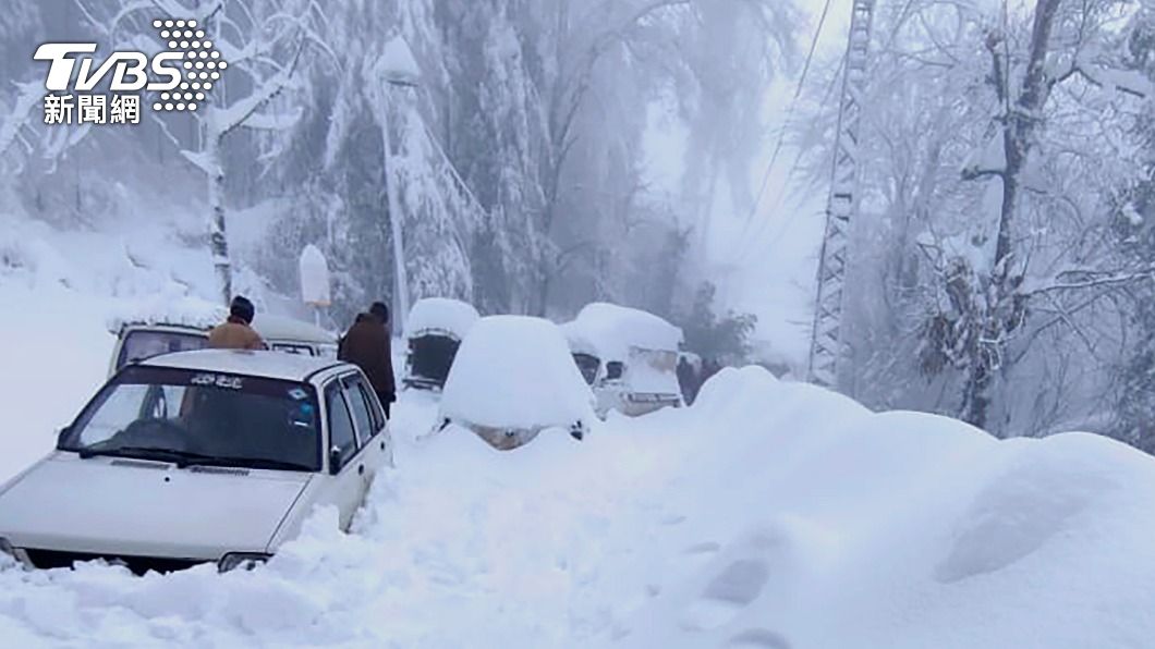 樂極生悲！巴基斯坦千輛車追雪22名遊客命喪冰雪中