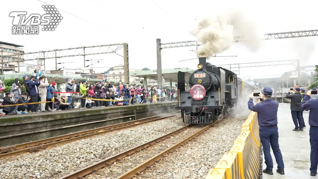 載媽祖遶境!CK124蒸汽火車隔10年進平溪線