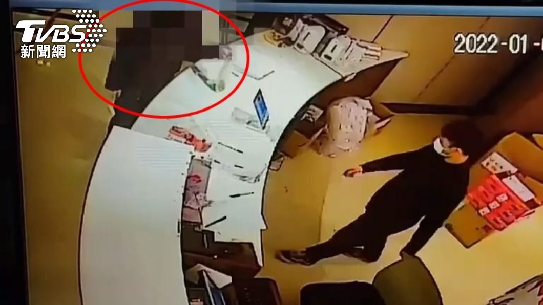 「我胃痛」友送胃散至防疫旅館　警一查竟是12萬K他命