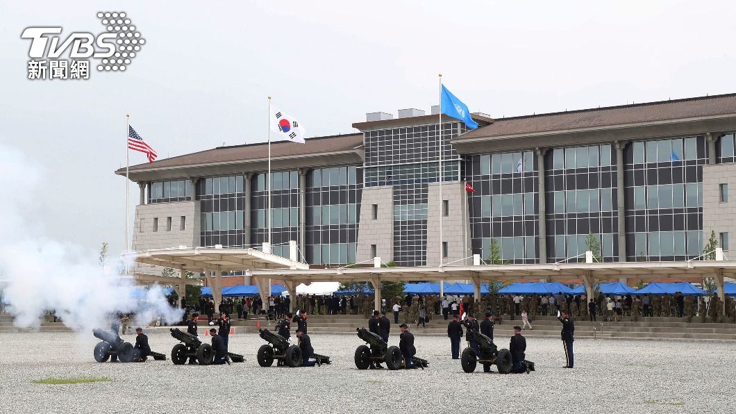 駐韓美軍司令部宣布禁止人員進出特定公共場所。(圖/達志影像美聯社)