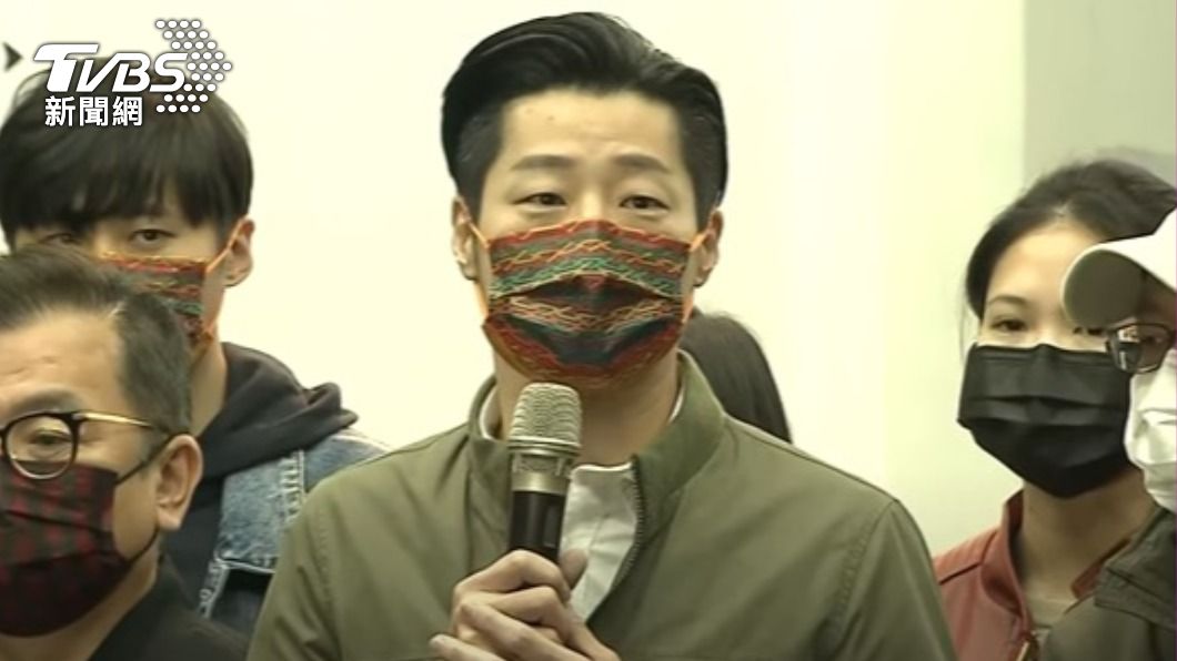 林昶佐現身發表談話。（圖／TVBS）