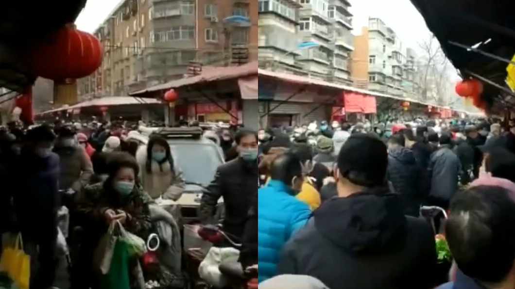 天津菜市場被擠的水洩不通。(圖/翻攝自微博)