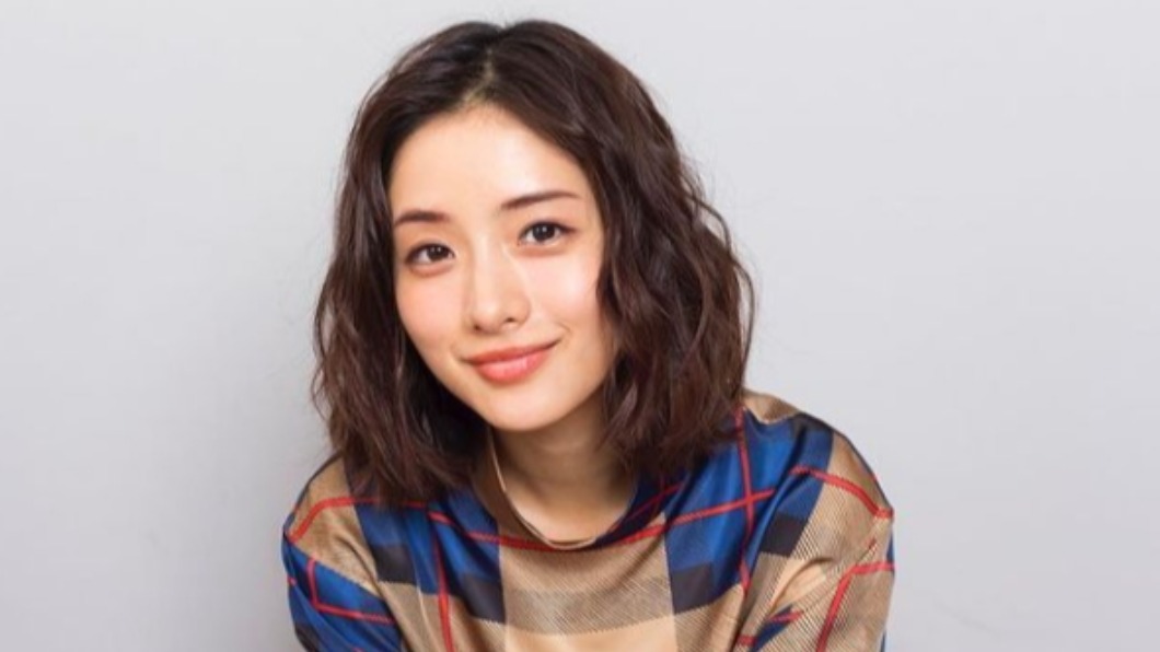 石原聰美當媽了!寶寶順產 「比生命還重要的存在」