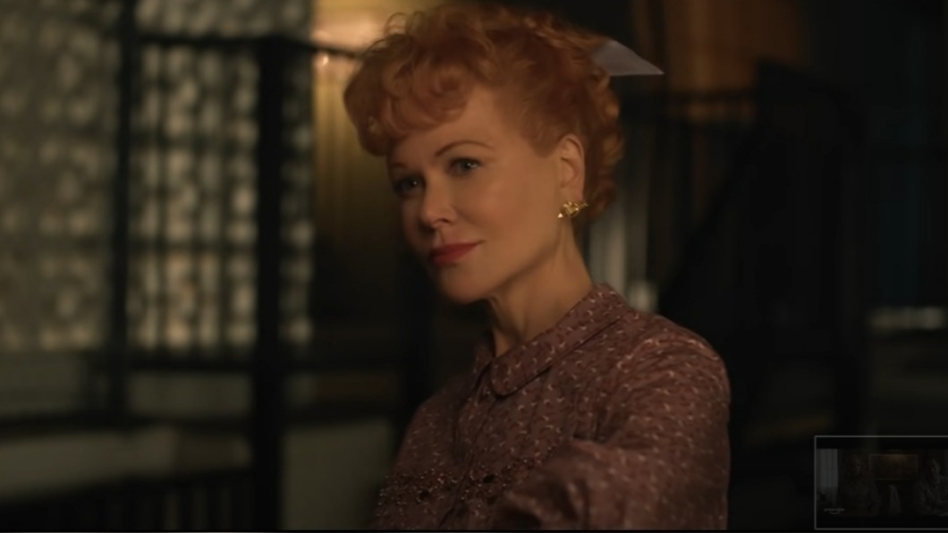 妮可基嫚(Nicole Kidman)靠著。(圖/翻攝自YouTube)