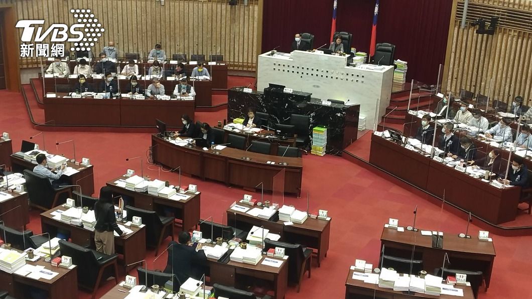 質疑捐款不透明 高市議會擱置12億「捐贈」預算