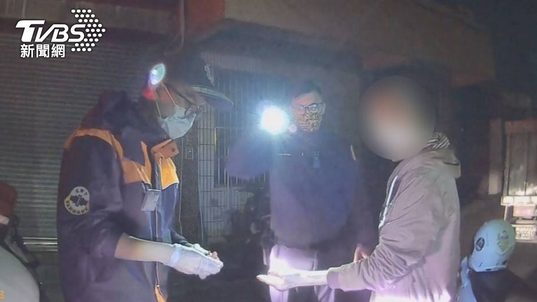 情侶醉後爆口角！女遭男友拿刀刺頸　警：不是第一次了