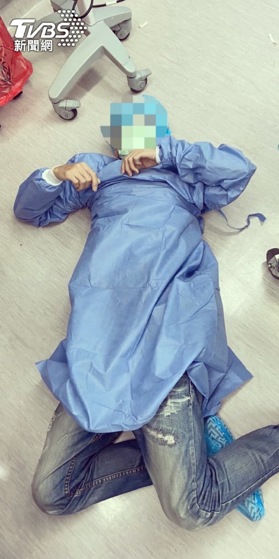 男子被剖腹產畫面嚇暈。(圖/林思宏醫師授權提供)