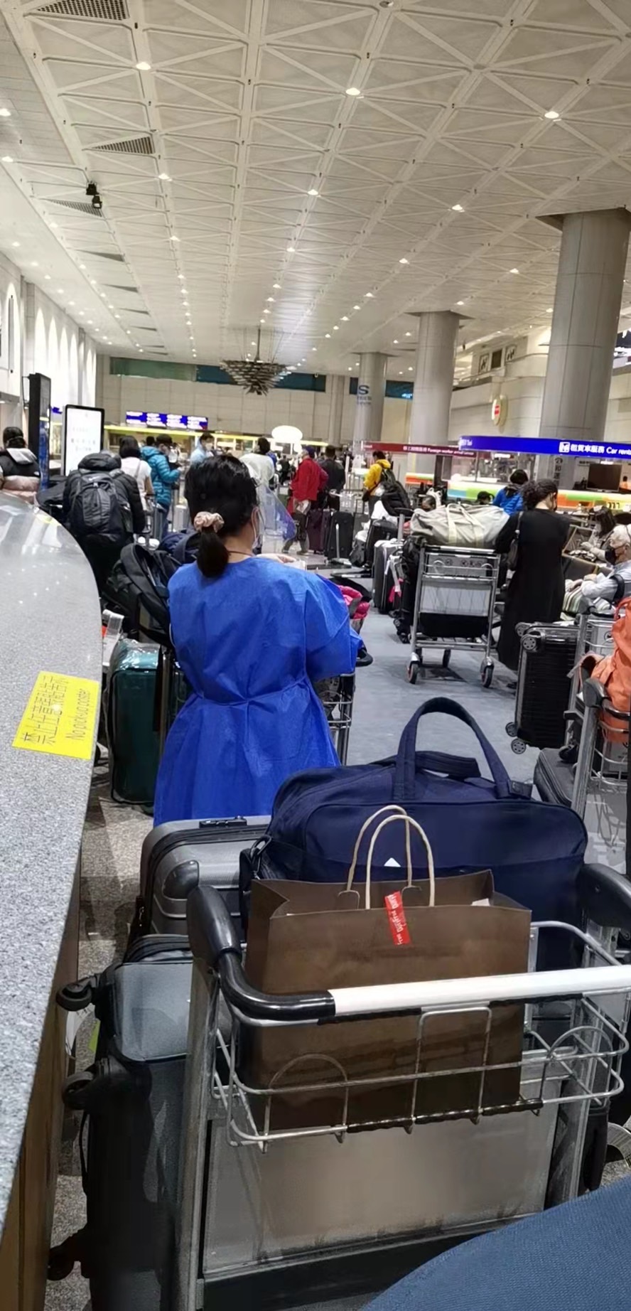 目前正值回國高峰期,從不同國家回國的旅客,通通抵達桃園機場。(圖/每日健康提供)