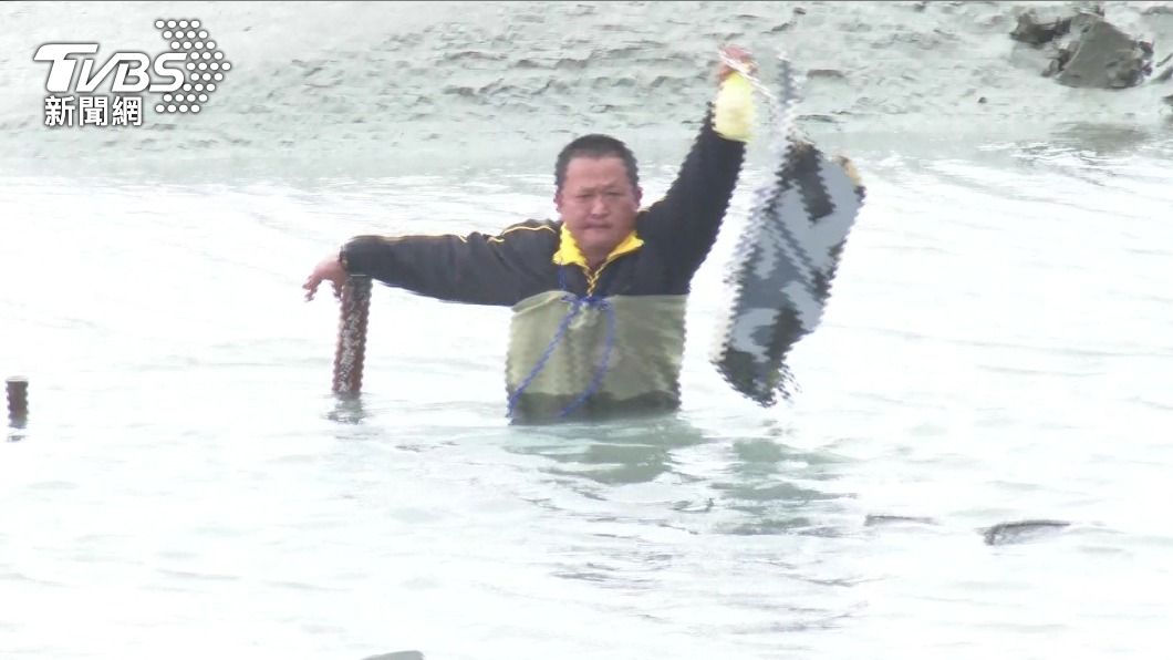 國軍出動大量人力搜救。(圖/TVBS)