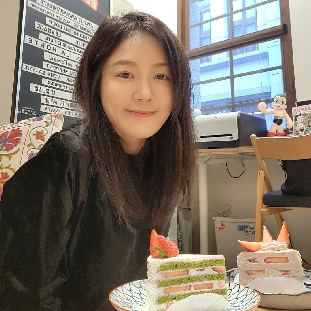尹馨為「金鐘視后」。（圖／翻攝自尹馨Instagram）