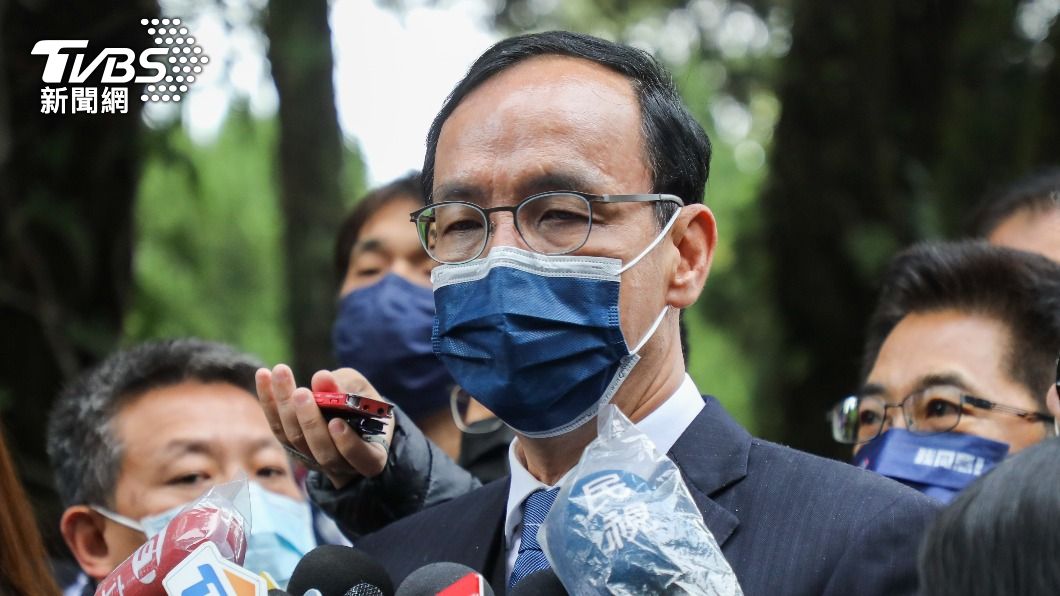 國民黨主席朱立倫喊出國民黨的路線永遠是堅持中華民國愛台灣，與新北市長侯友宜理念相近。（圖／國民黨提供）