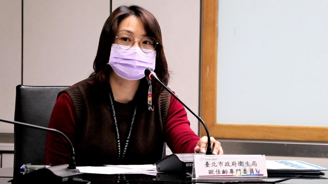 衛生局專委歐佳齡指出,若工會的說法屬實,會針對病患的行為來判定是否違反隔離措施或是《傳染病防治法》,若有違規將依照相關規定進行裁處。