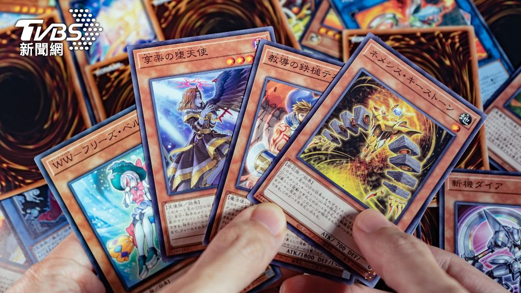 拼策略比手氣!6大超夯集換式卡牌遊戲 大小朋友都超愛