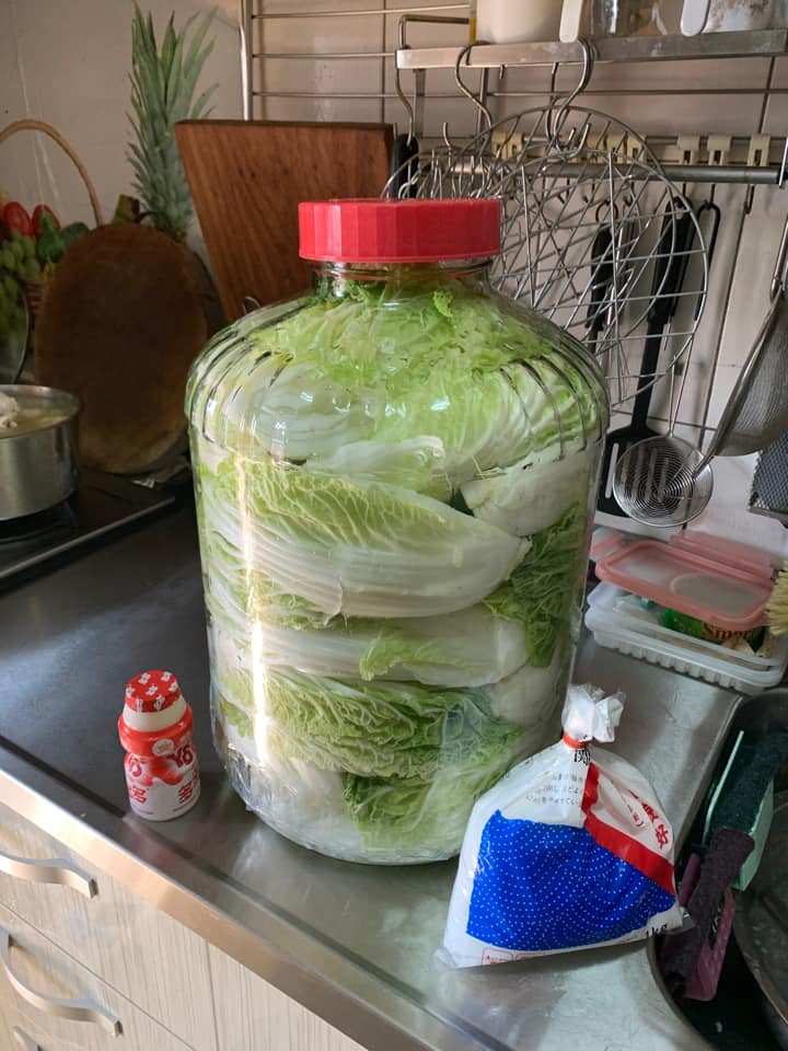 網友貼出酸高麗菜的製作配方。(翻攝自臉書社團「家常菜」)