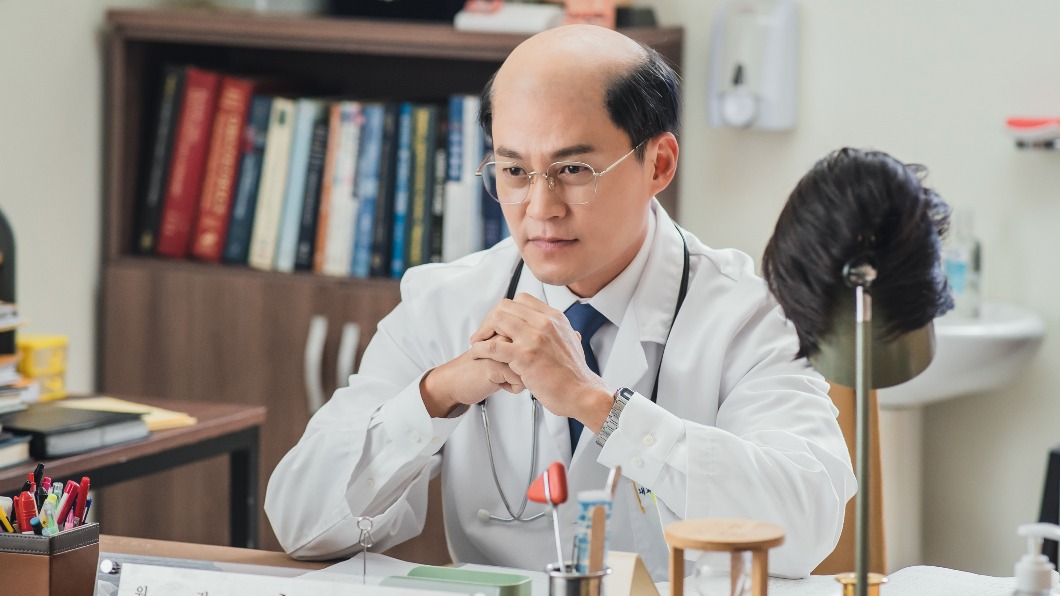 傲嬌男回來了! 李瑞鎮變「光頭」憂:假髮飛走會冷