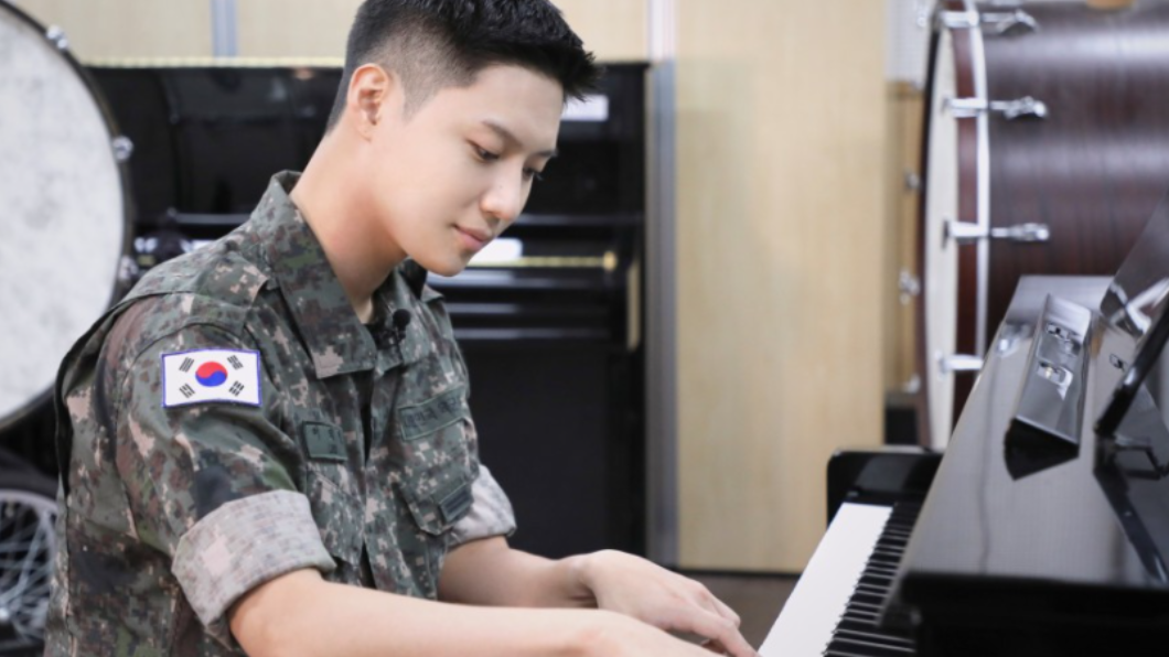 SHINee成員泰民軍中恐慌症發作 轉編替代役