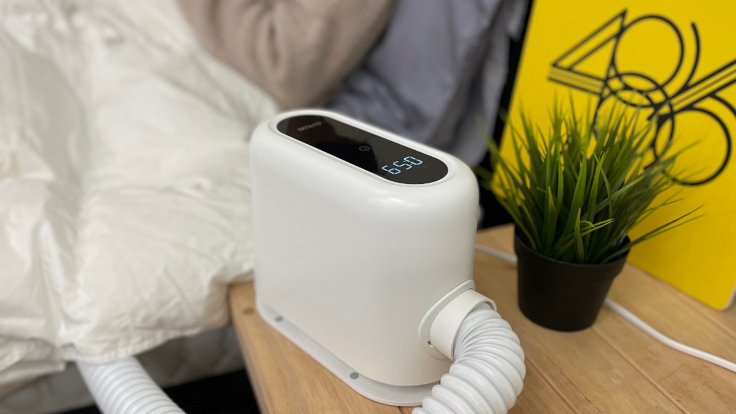 使用電暖器烘衣、被要使用專門配件。(圖/486先生提供)