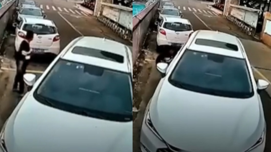 男子下車後先左顧右盼，接著開始拽車。（圖／翻攝自微博）