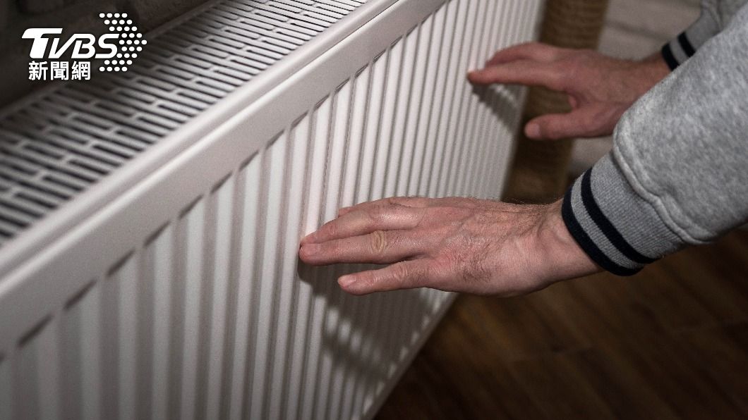 室內使用電暖器需注意通風及用電安全。(示意圖/shutterstock 達志影像)