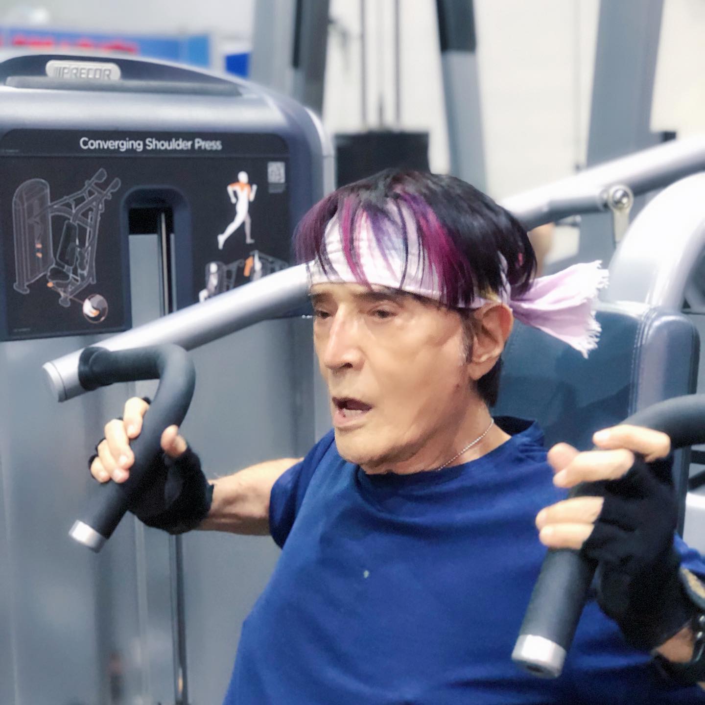 林沖雖已高齡仍堅持健身,一點也不輸年輕人。(圖/翻攝自林沖臉書)
