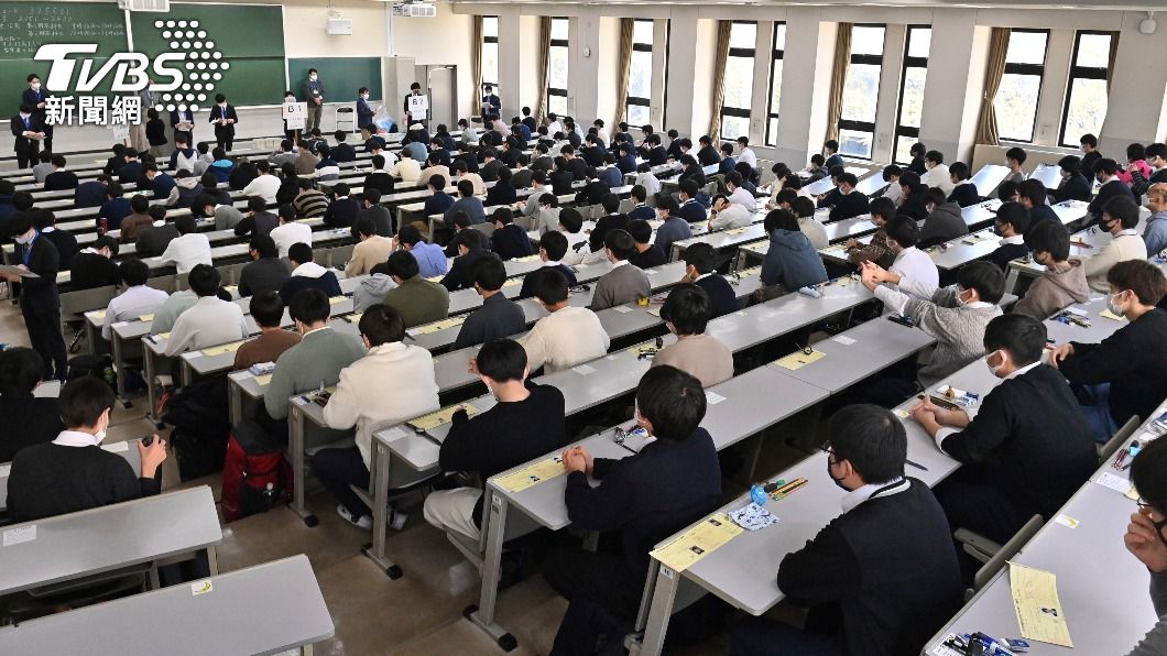 一名17歲少年持刀闖考場砍傷3人。（示意圖／達志影像美聯社）