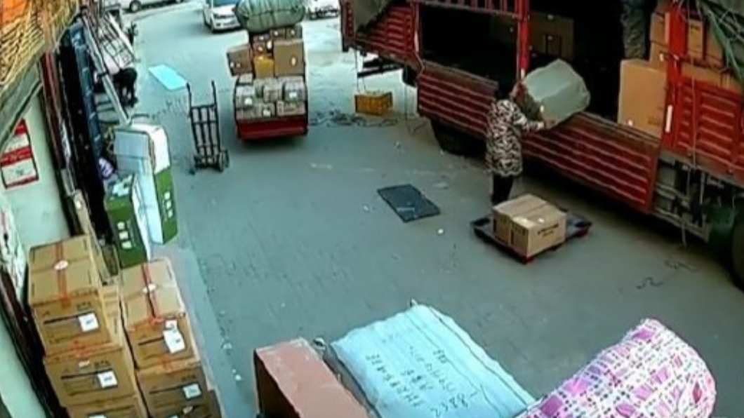 圖/翻攝自微博昂首等待