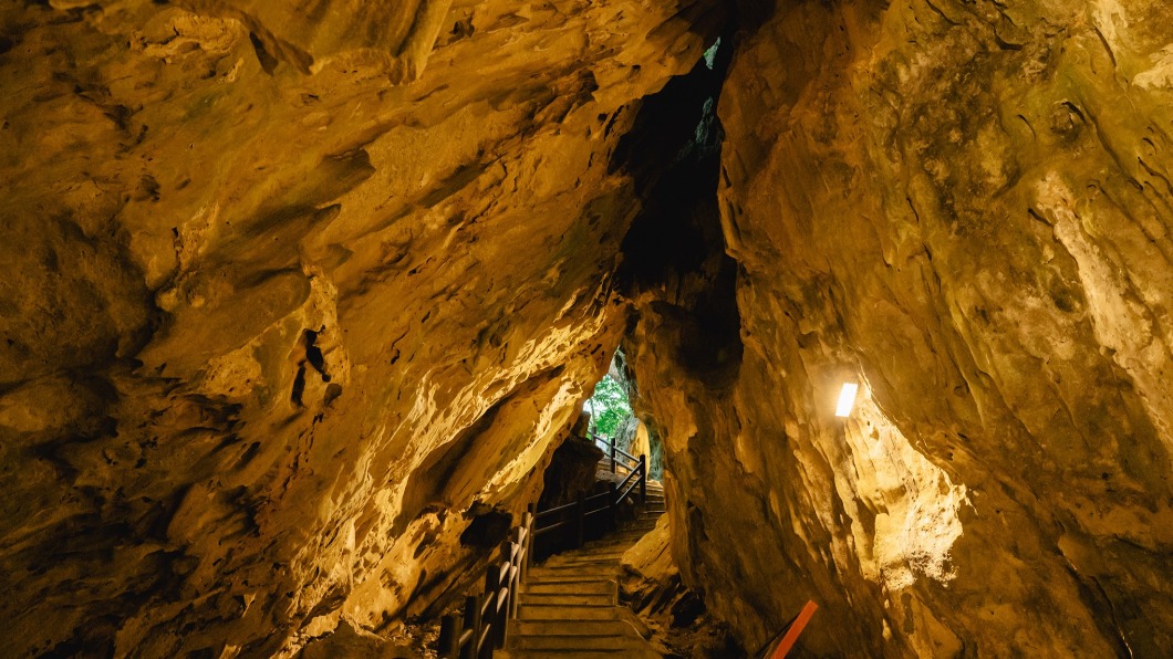 石灰岩地形。（圖／翻攝自墾丁國家森林遊樂區臉書）