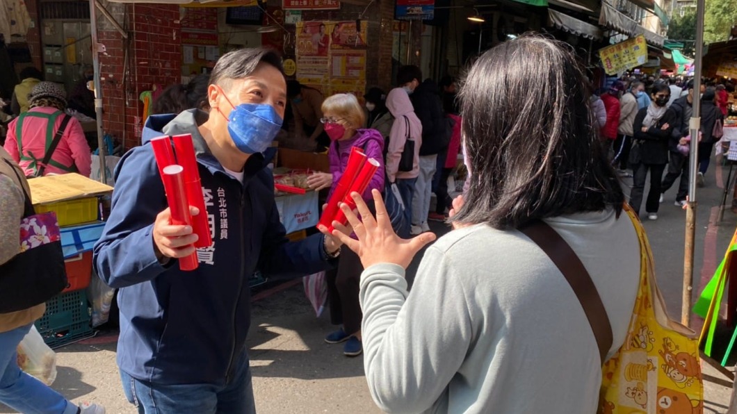 你們太沒用!藍議員市場被罵爆 網嘆:將帥無能累死三軍