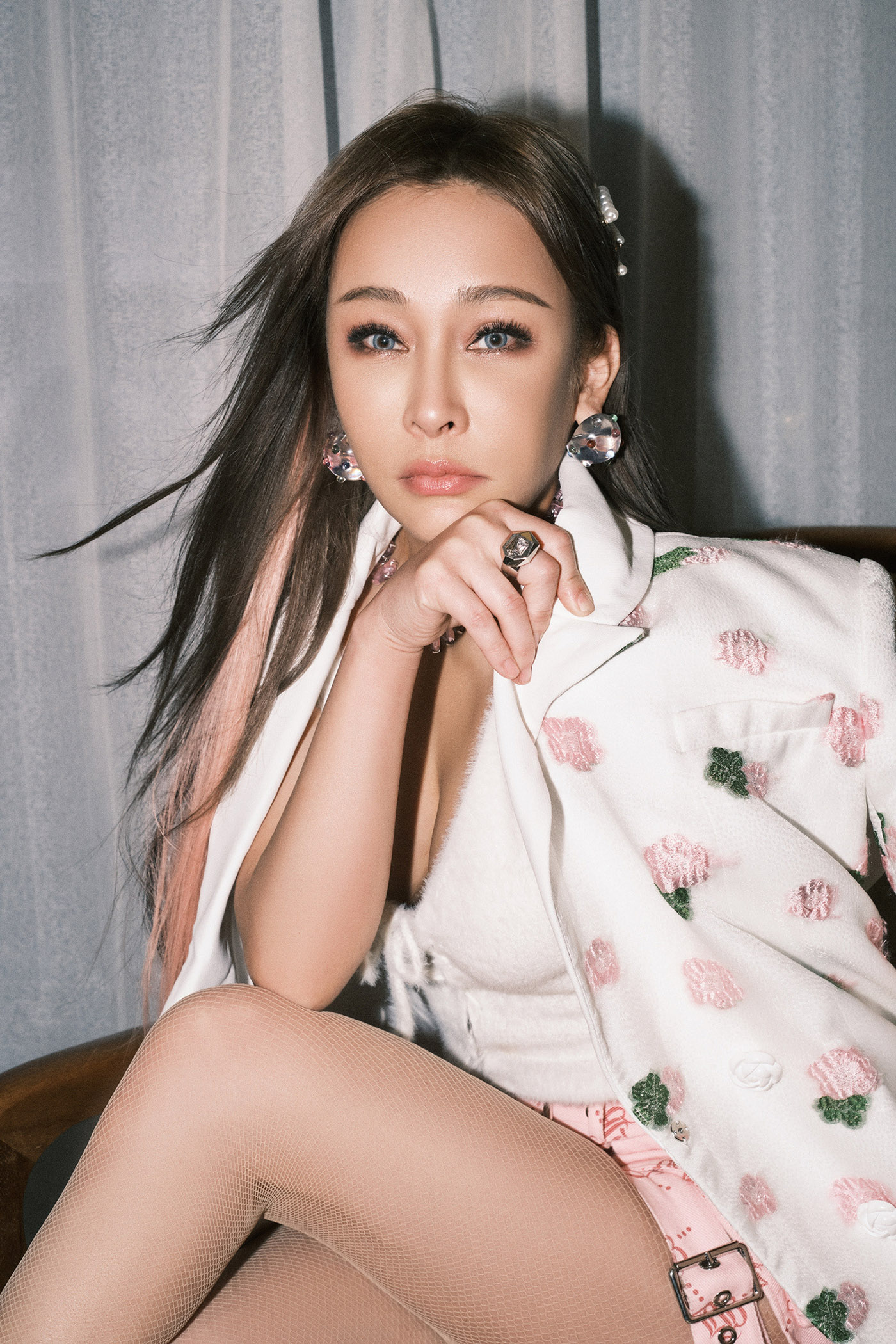 温嵐認為《華燈初上》最像〈血玫瑰〉的是林心如飾演的蘿絲媽媽。(圖/誠利千代提供)