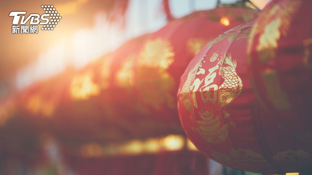 「大街小巷懸燈彩~炮竹響連天」,光聽文字就有聲音。(示意圖/shutterstock達志影像)