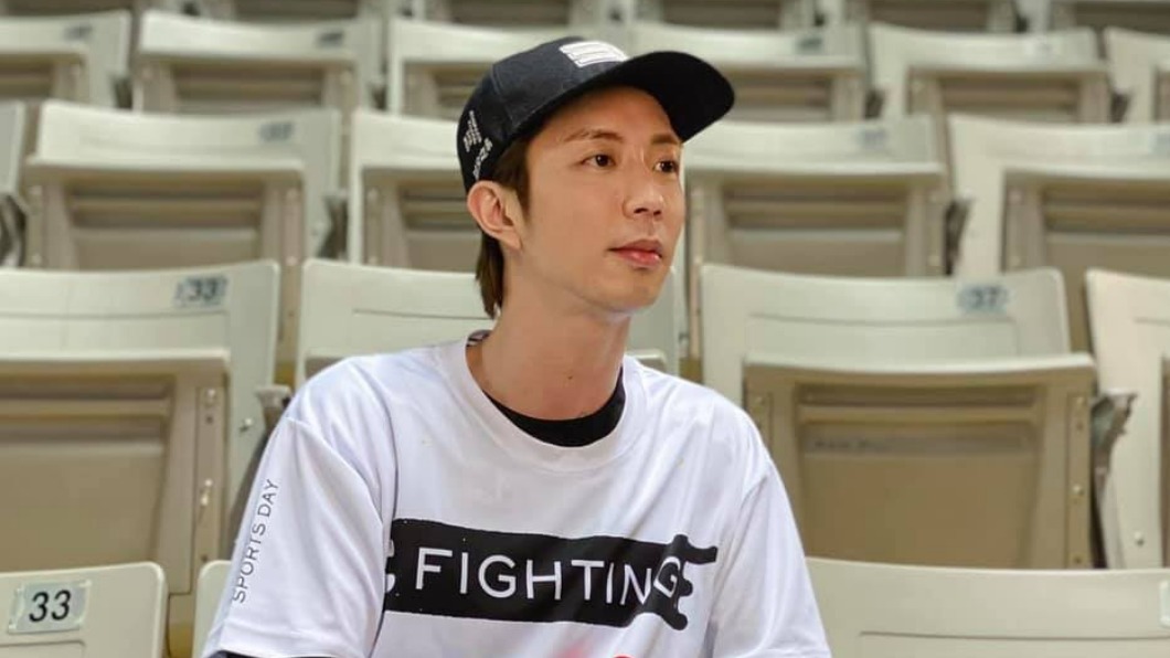 廖允杰報出烏龍婚訊,笑說是平行時空。(圖/翻攝自廖允杰臉書)