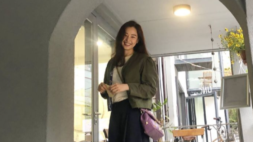 李荷妮閃婚不到一個月,再傳肚子有喜。(圖/翻攝自李荷妮IG)