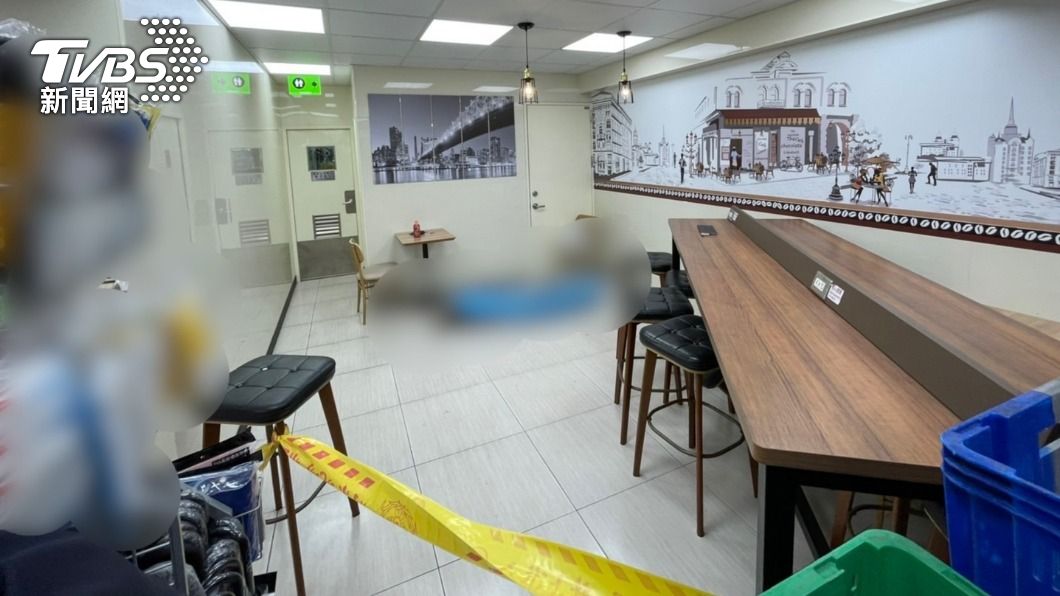 剛泡完泡麵「突趴下」過了14小時...店員查看才知男猝死超商