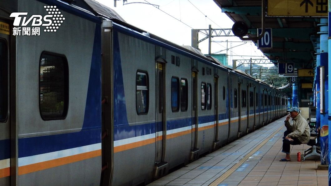有些火車車廂並沒有充電插座。(示意圖/shutterstock達志影像)