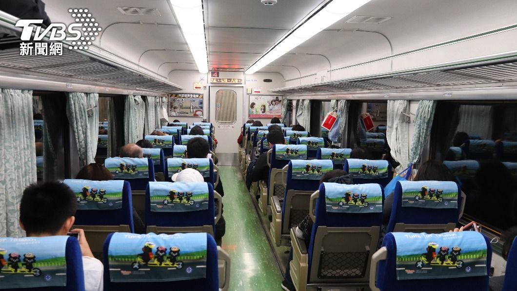 大媽要求原PO去車上的廁所哺乳。(示意圖/shutterstock達志影像)