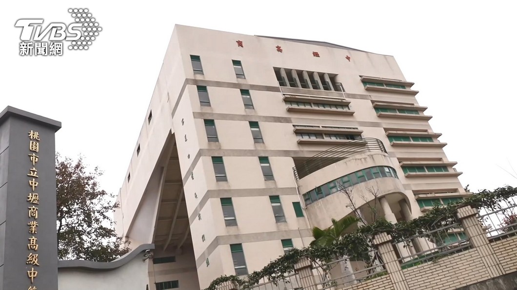 疫情燒進校園,不少學校也緊急停課。(圖/TVBS)