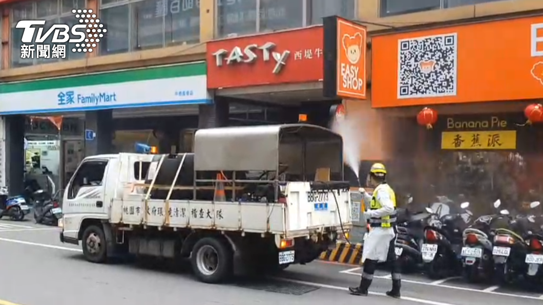 西堤群聚持續延燒。（圖／TVBS）