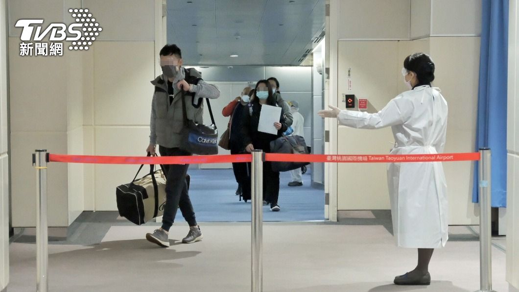 機場落地採檢輕症分流明起放寬條件 20-49歲適用