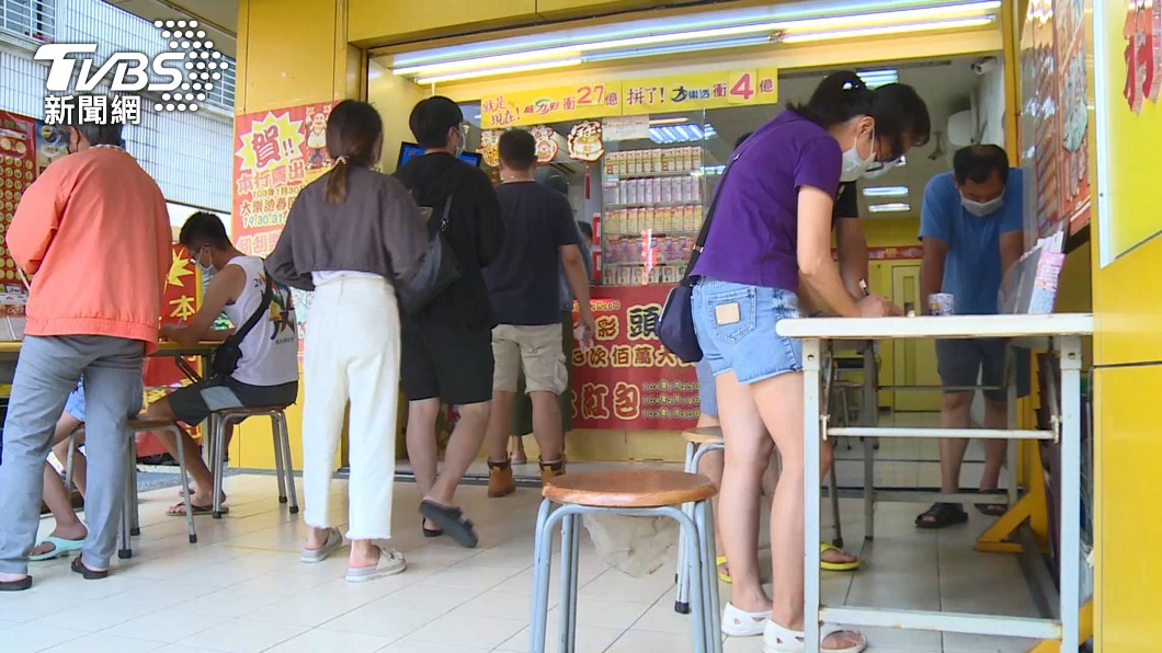 台彩表示中獎人終於在兌領期限前最後一刻現身領獎。(圖/TVBS資料畫面)