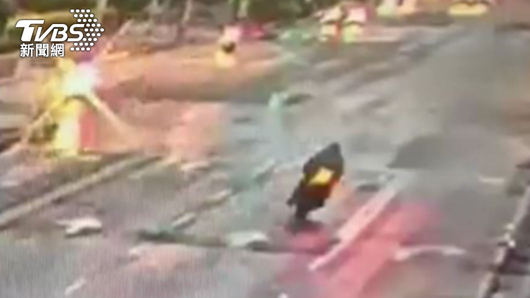 騎士車速並不慢。(圖/TVBS)
