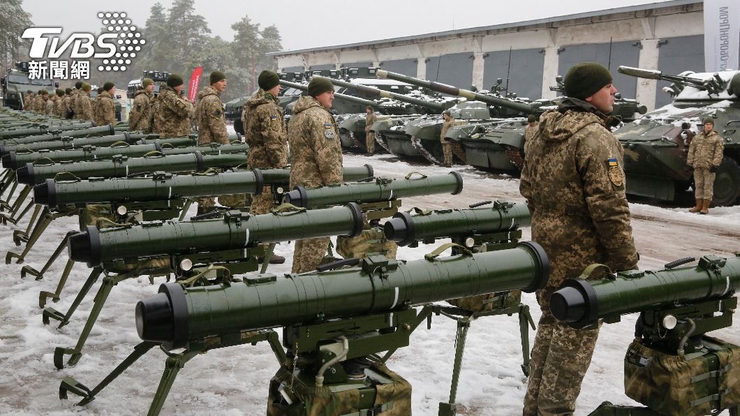 烏克蘭邊境遭10萬俄軍包圍,烏軍嚴陣以待。(示意圖/達志影像美聯社)