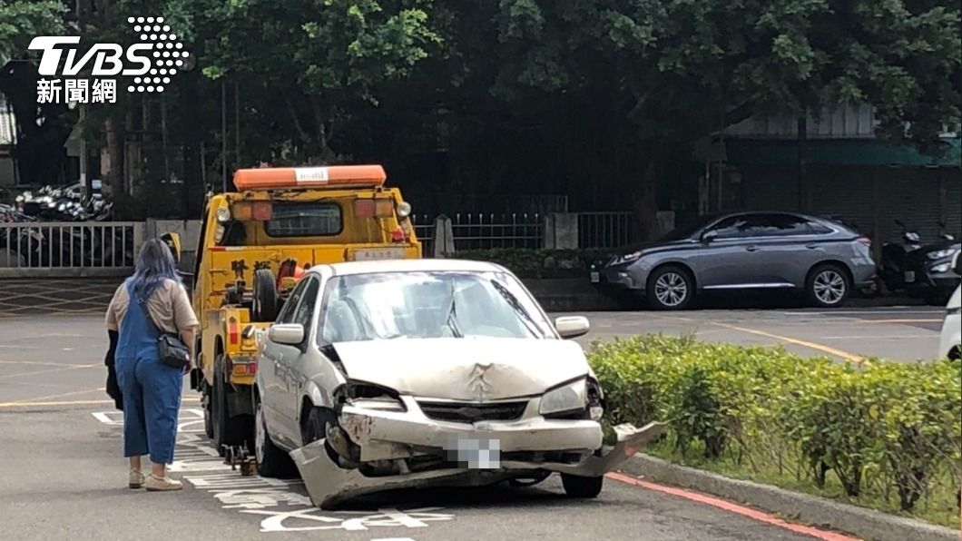廖男的車被拖吊。(圖/警方提供)