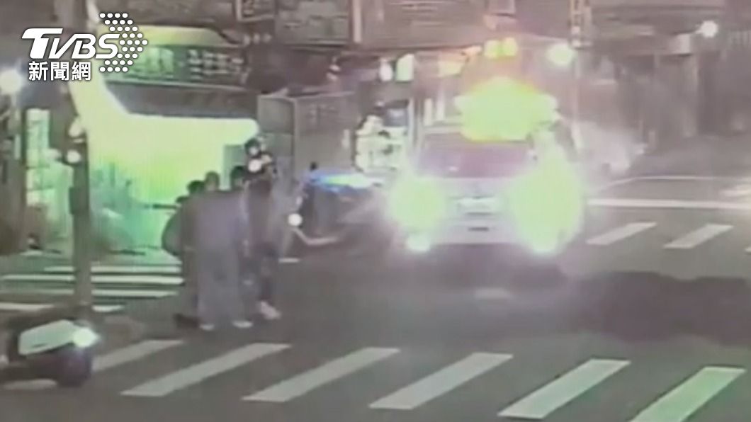 警方獲報到場。(圖/TVBS)