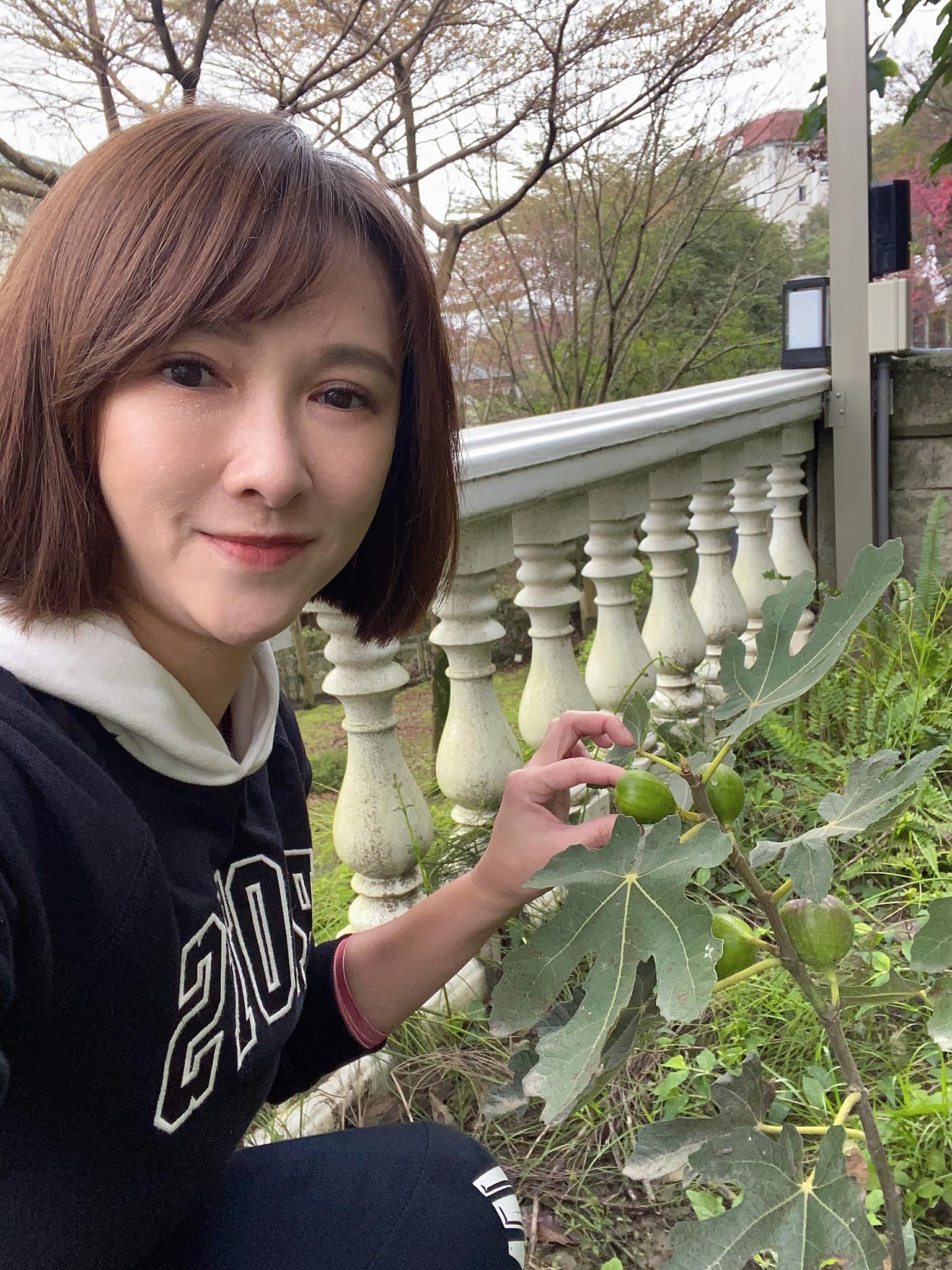 劉芯彤看到別墅崩潰,便宜也不住。(圖/翻攝自主播劉芯彤臉書)