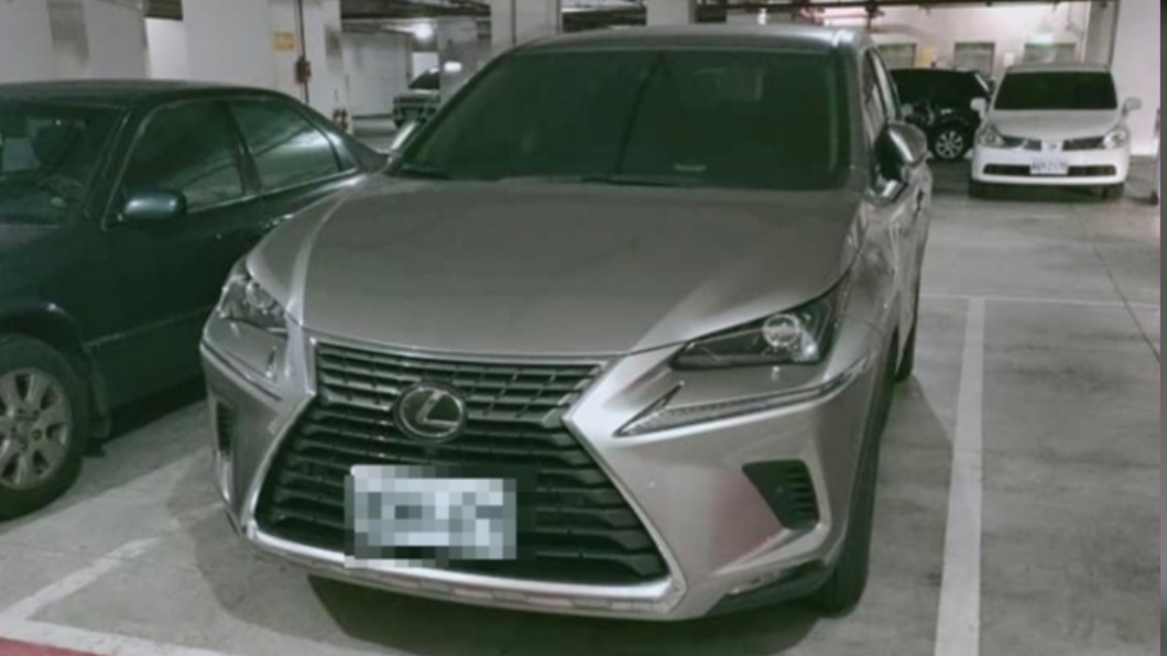 占用別人車位的行徑引起網友公憤。(圖/翻攝自臉書社團爆怨公社)