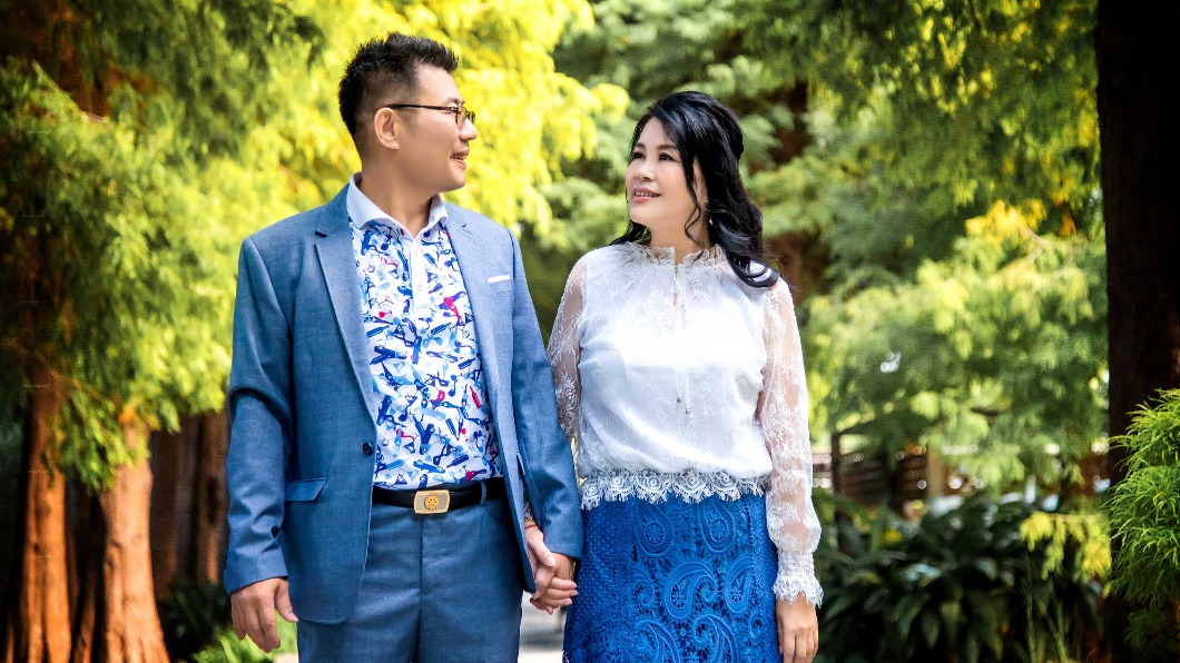 台語歌壇「夫妻檔歌手」葉冠成、廖鳳英。（圖／音圓唱片提供）