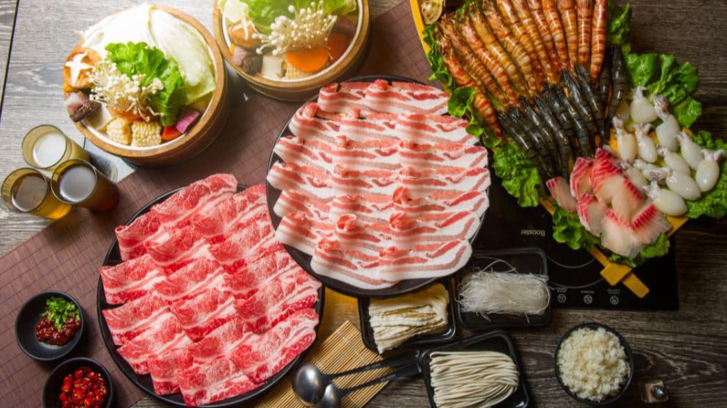上官木桶鍋不論是肉類或是海鮮都有超高水準的表現。(圖/翻攝自上官木桶鍋臉書)