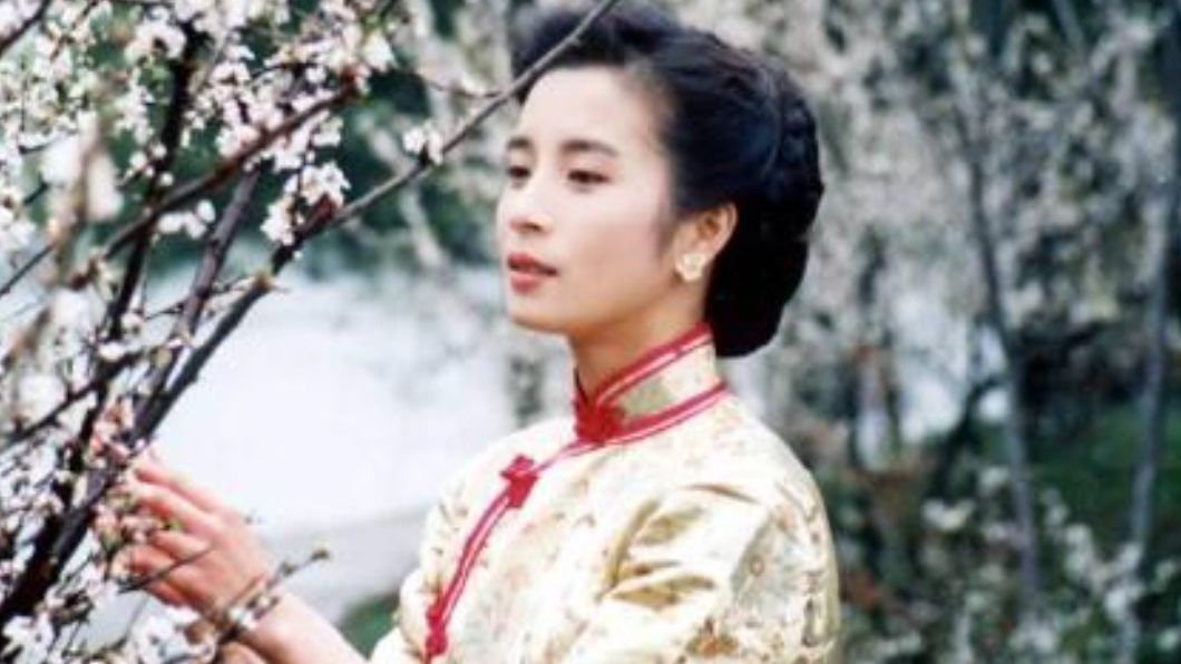 岳翎柔弱卻又堅毅的形象至今深植人心。(圖/翻攝自微博)